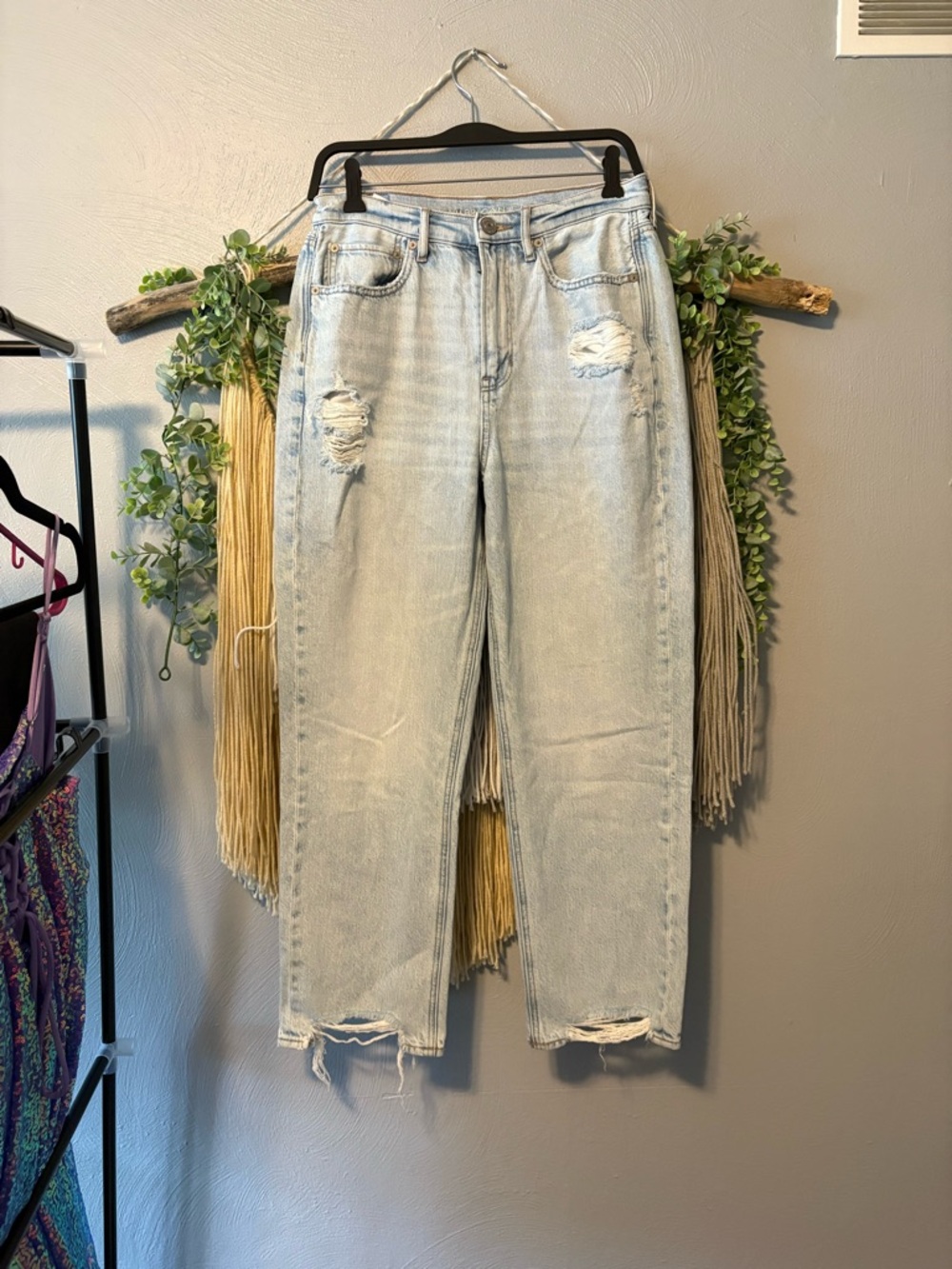 American Eagle Outfitters Light Wash Distressed Boyfriend Jeans